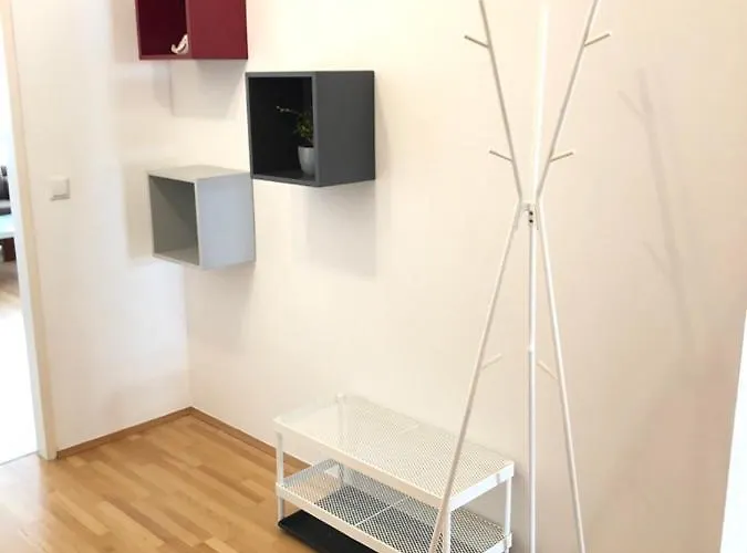 Bright With A Free Parking Garage @ Wienerberg Apartmán